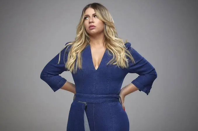 Qual era a altura Marilia Mendonça? Descubra tudo sobre sua presença marcante